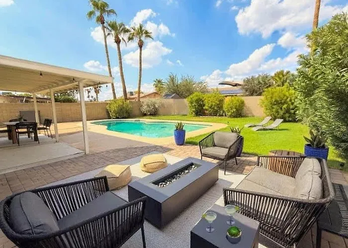 Holiday home Retreat Family Pool Fire Pit Golf *